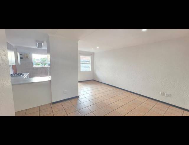 2 BEDROOM TOWNHOUSE FOR SALE IN VANDERBIJLPARK SE 3